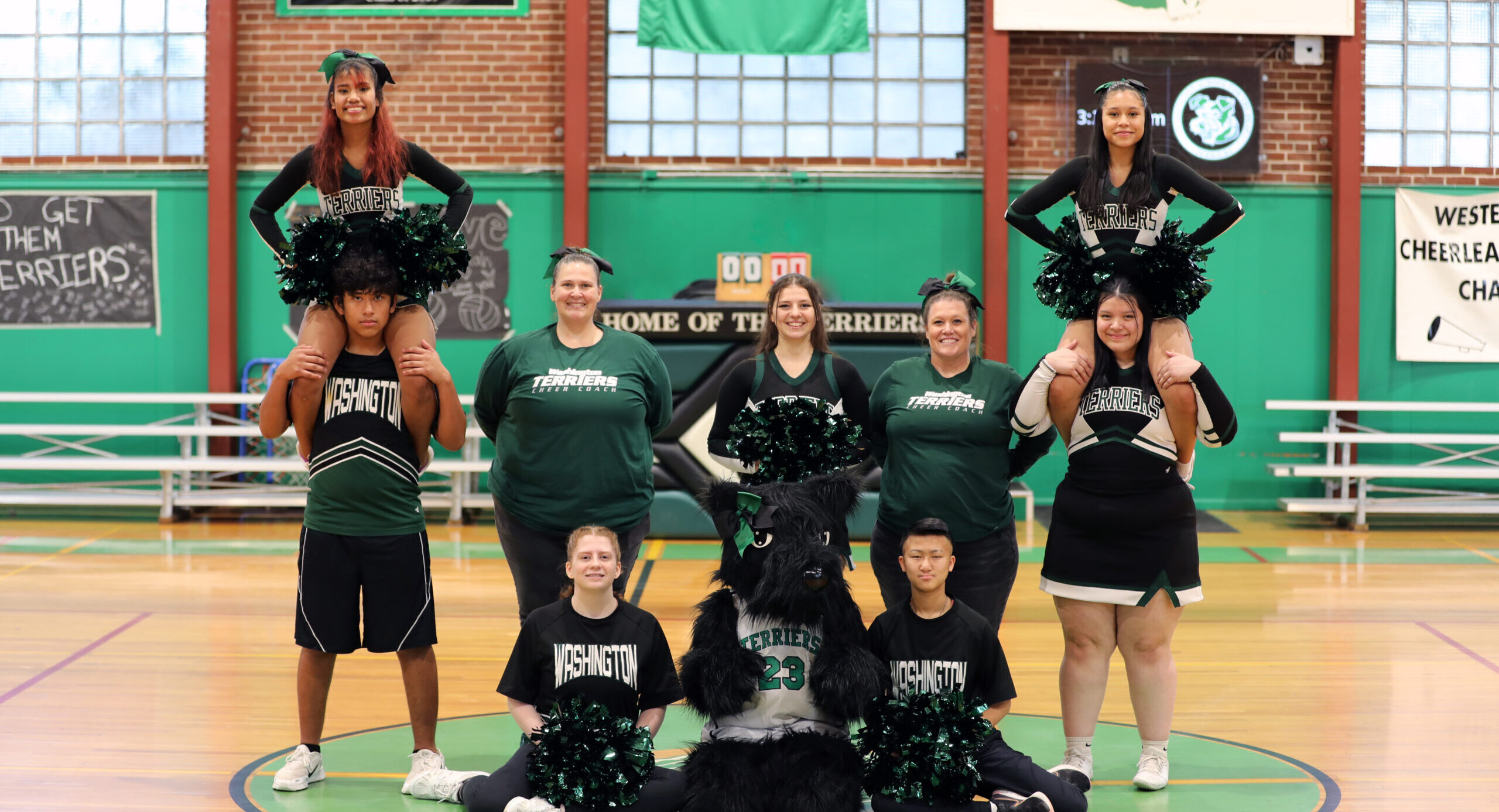 Cheerleading Team Picture 2022